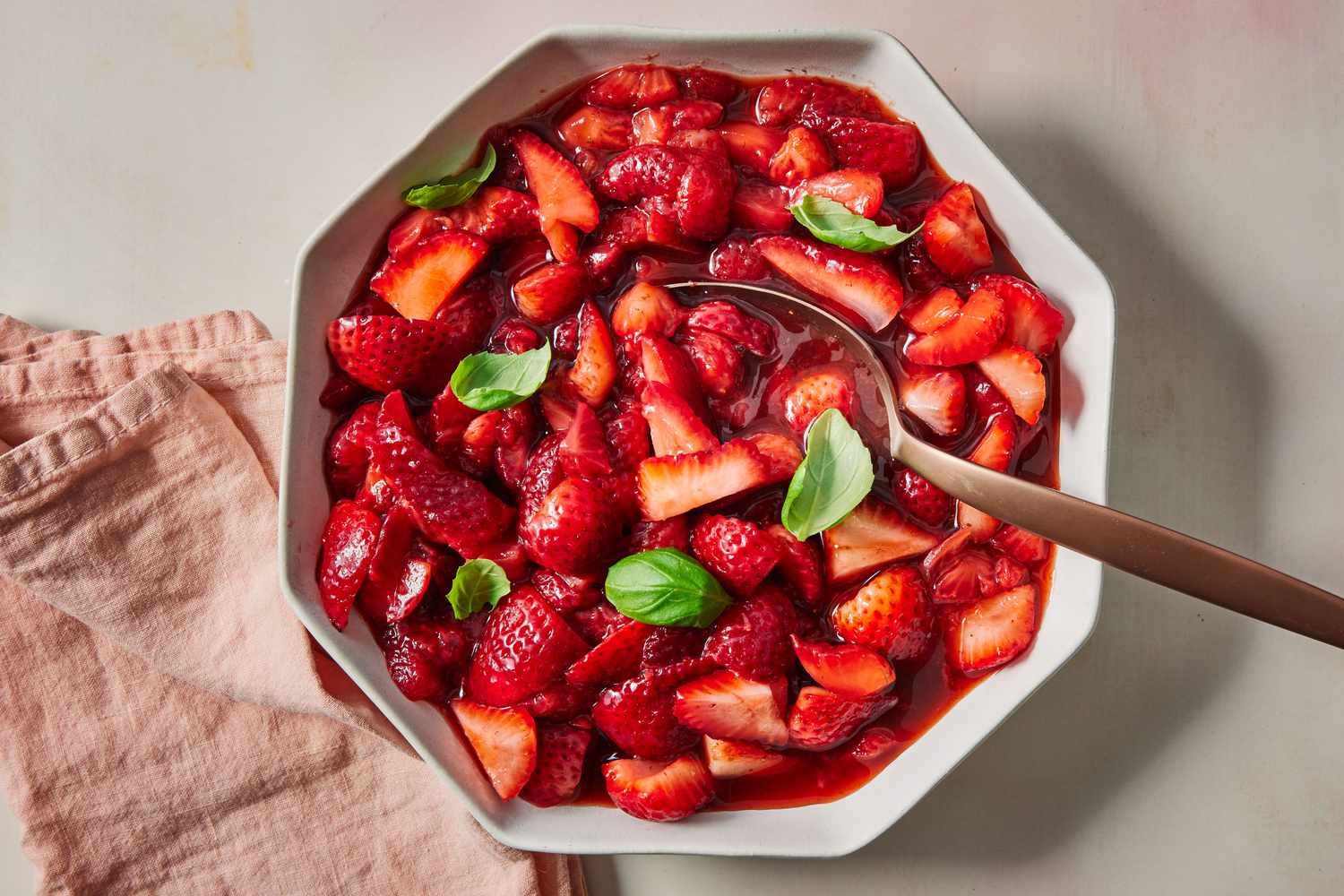 Southern_Living_Macerated_Strawberries_SEO49_47-3f7821eb6be34224a627da00224395be